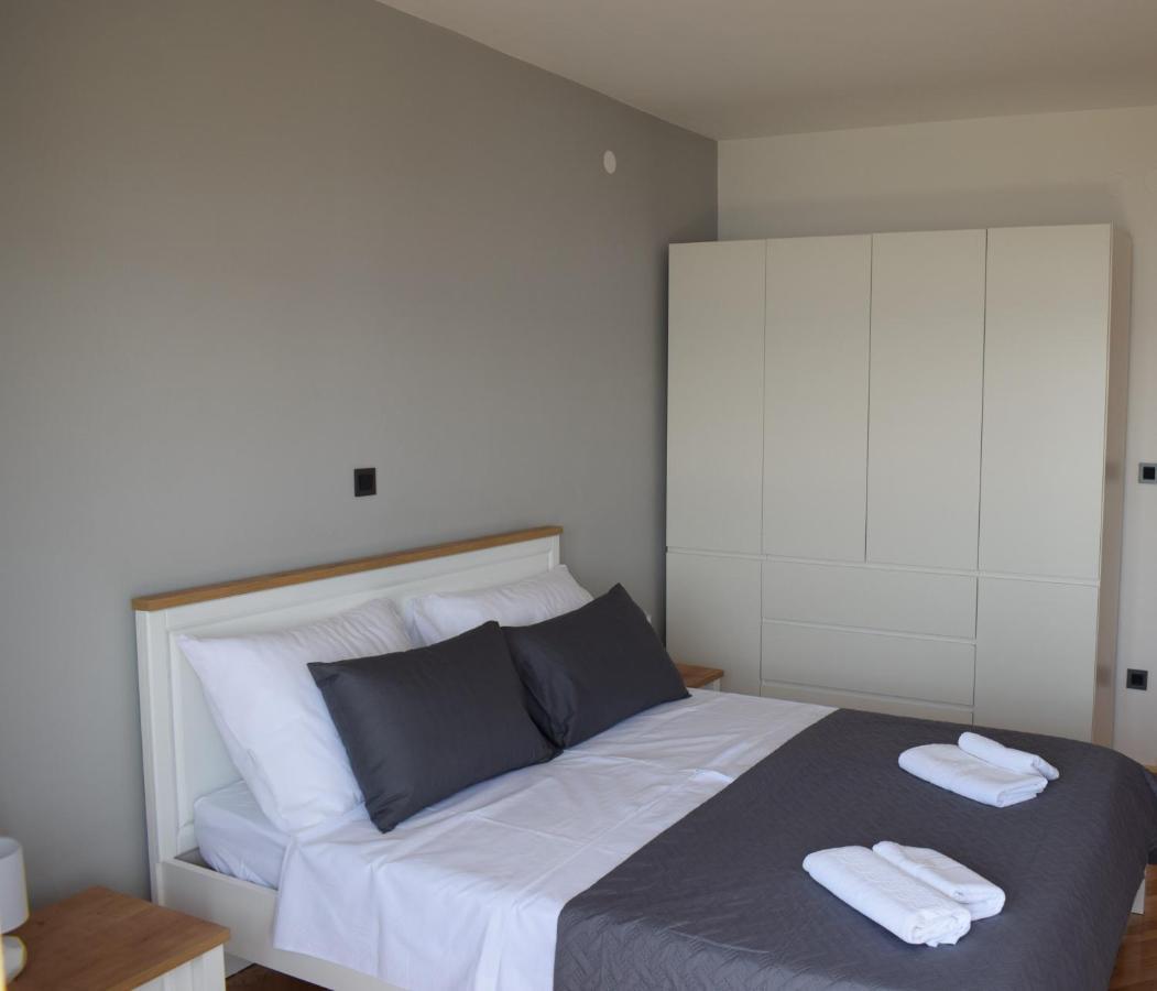 Apartman Oneum Omis Exterior photo