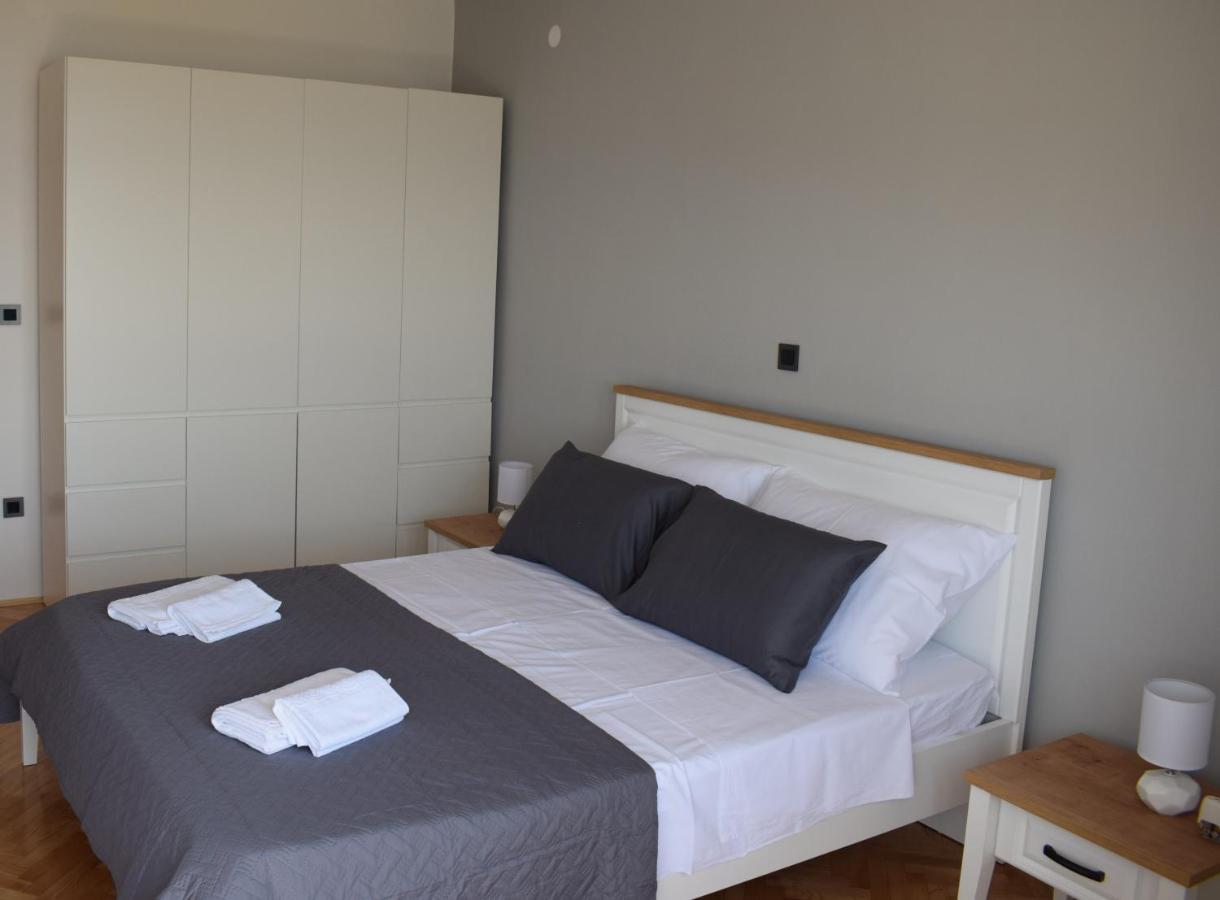 Apartman Oneum Omis Exterior photo