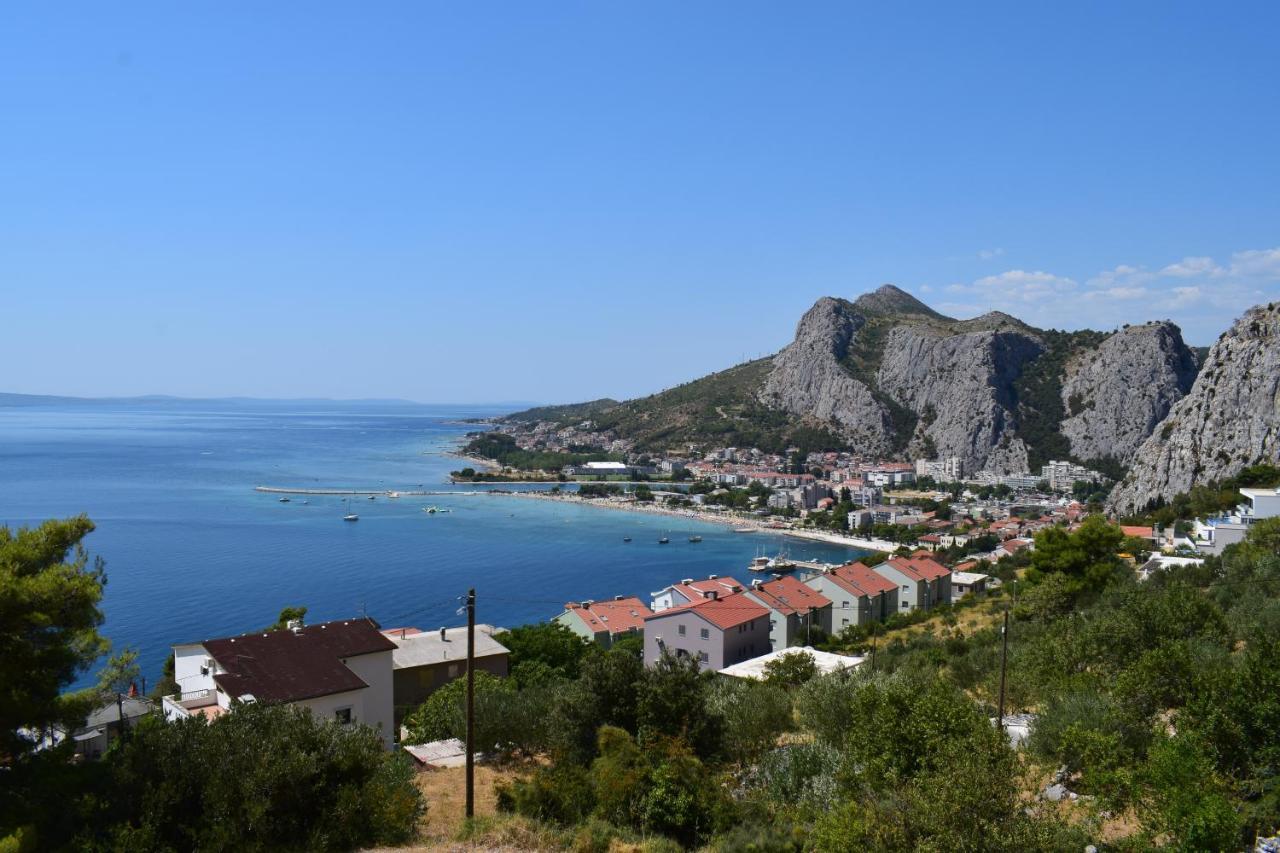 Apartman Oneum Omis Exterior photo