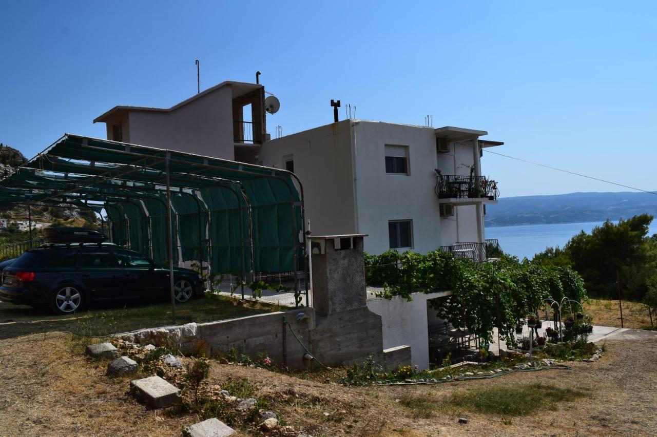 Apartman Oneum Omis Exterior photo