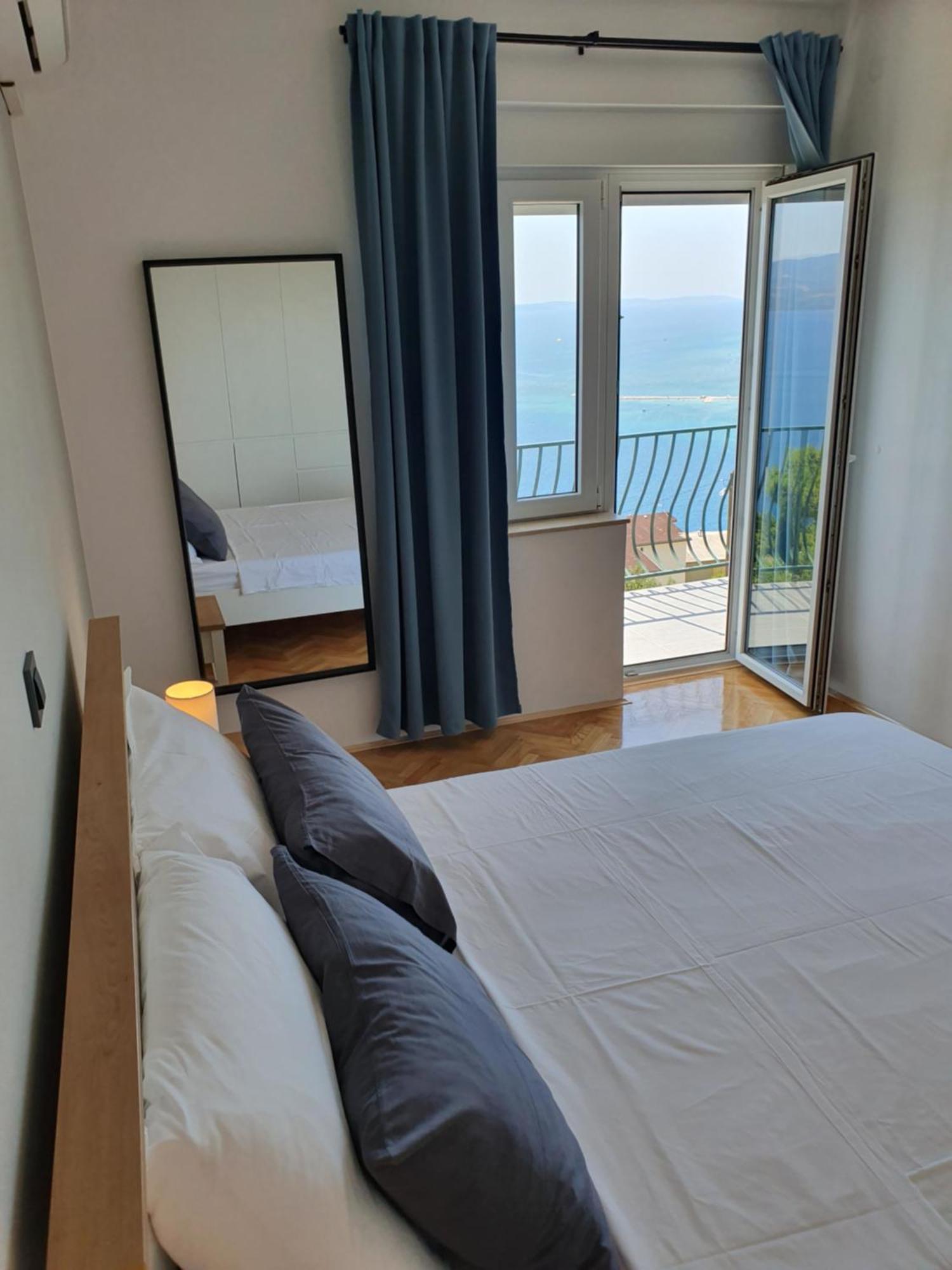 Apartman Oneum Omis Exterior photo