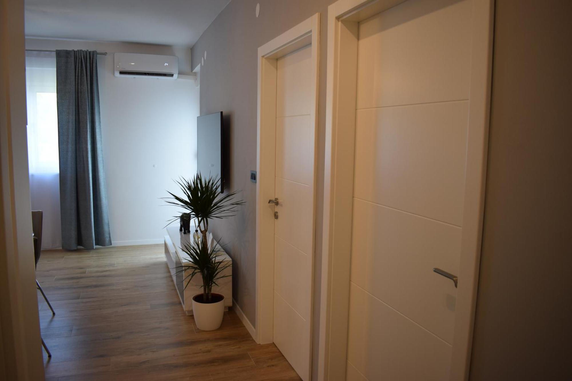 Apartman Oneum Omis Exterior photo