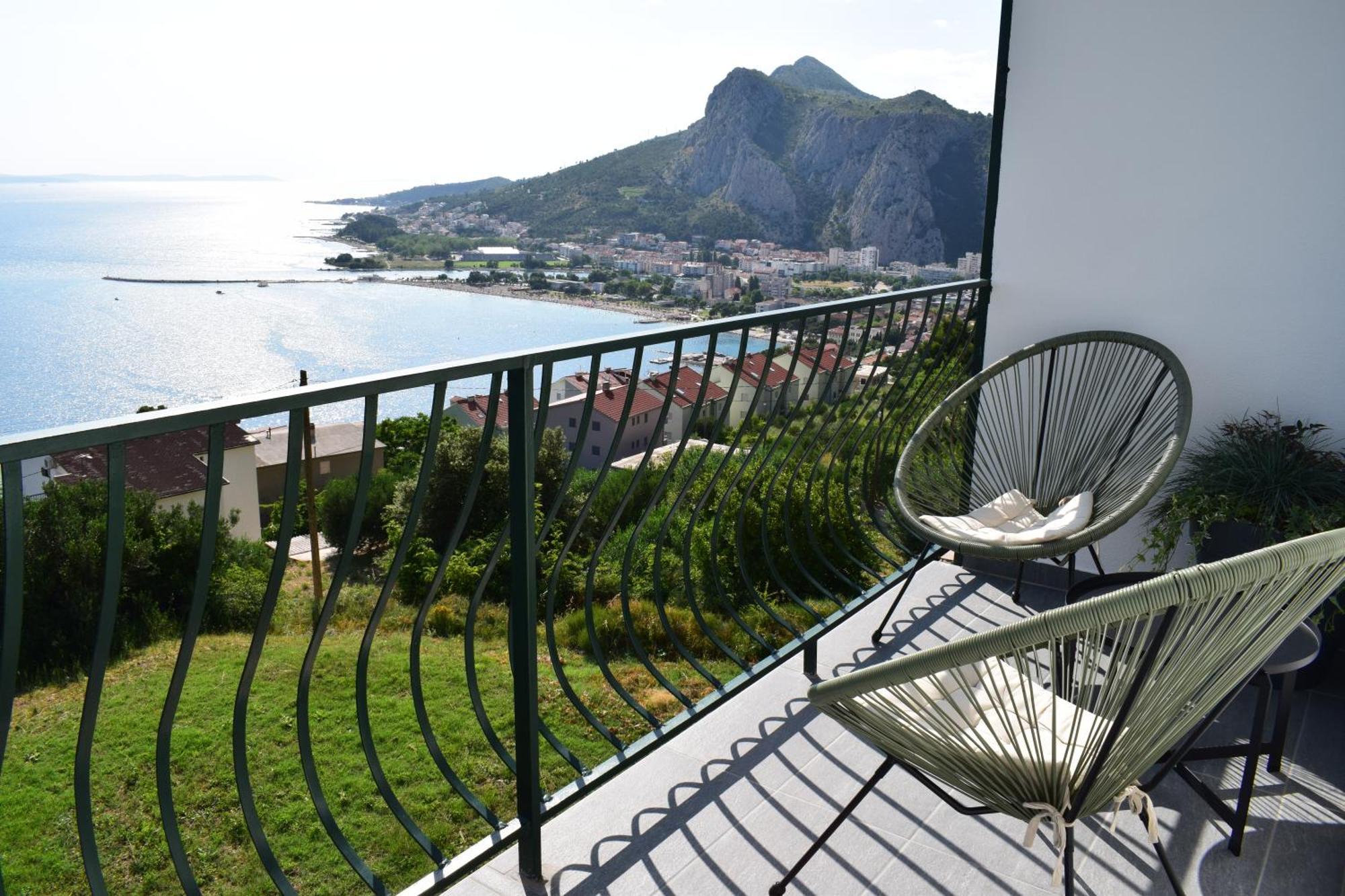 Apartman Oneum Omis Exterior photo