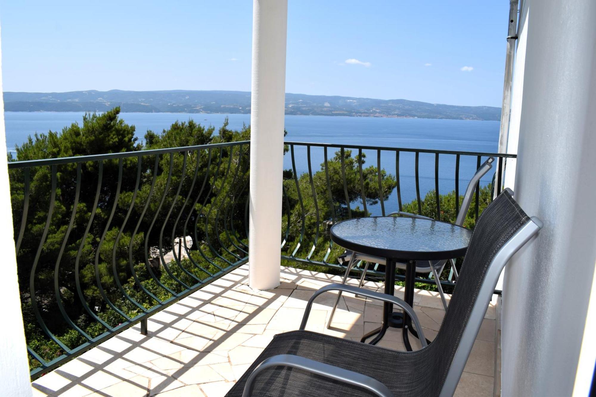 Apartman Oneum Omis Exterior photo