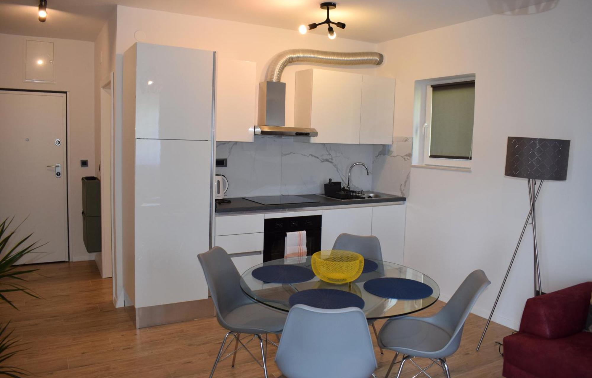 Apartman Oneum Omis Exterior photo